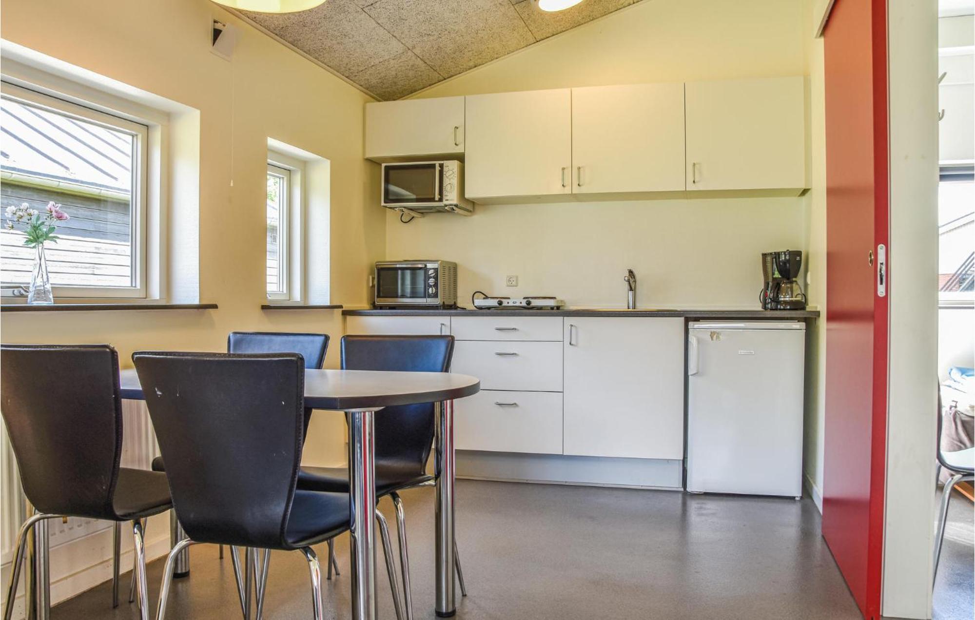 Awesome Home In Spjald With Wifi Zewnętrze zdjęcie